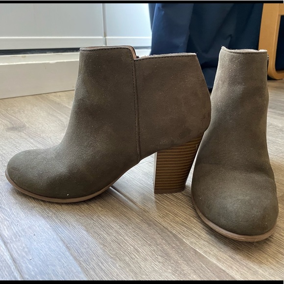 Olive booties - Picture 2 of 3